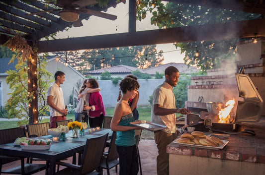 10 Best Drinks to Serve at a Summer BBQ (Without Playing Bartender)